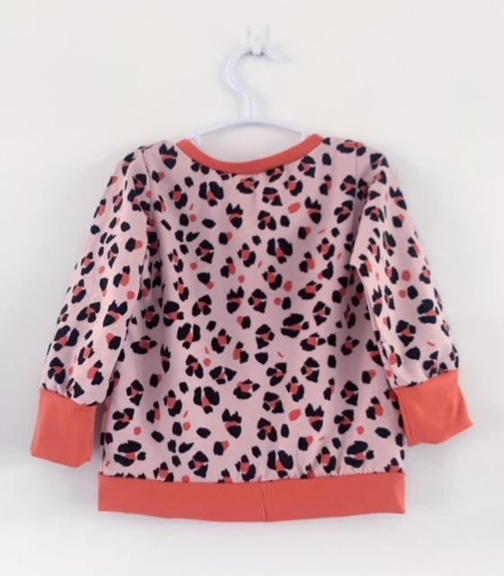 
            
                Load image into Gallery viewer, Sweater - Leopard Spots Pink
            
        